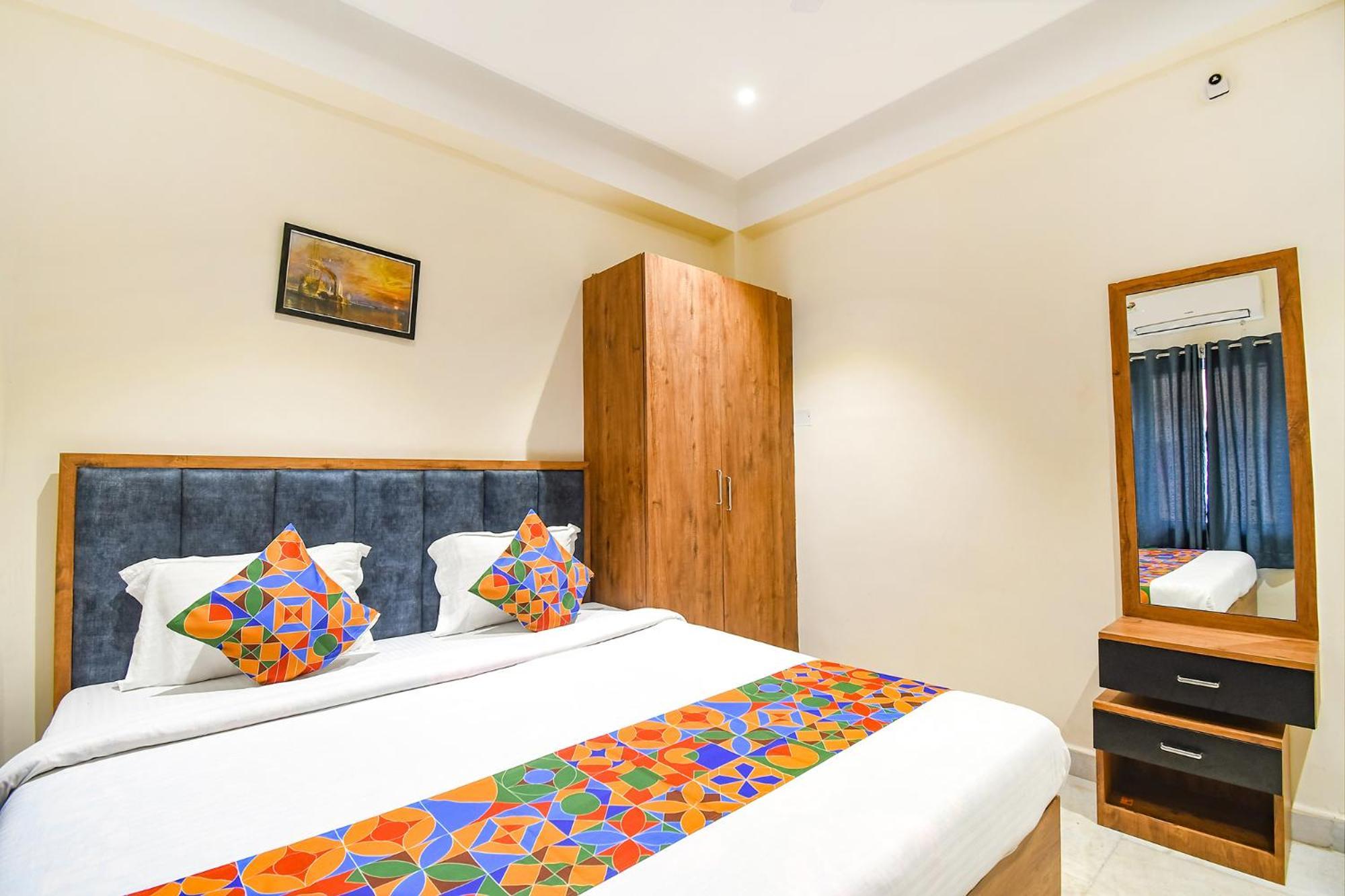 Fabhotel Prime The Golden Plaza - Nr Tarapith Temple ภายนอก รูปภาพ