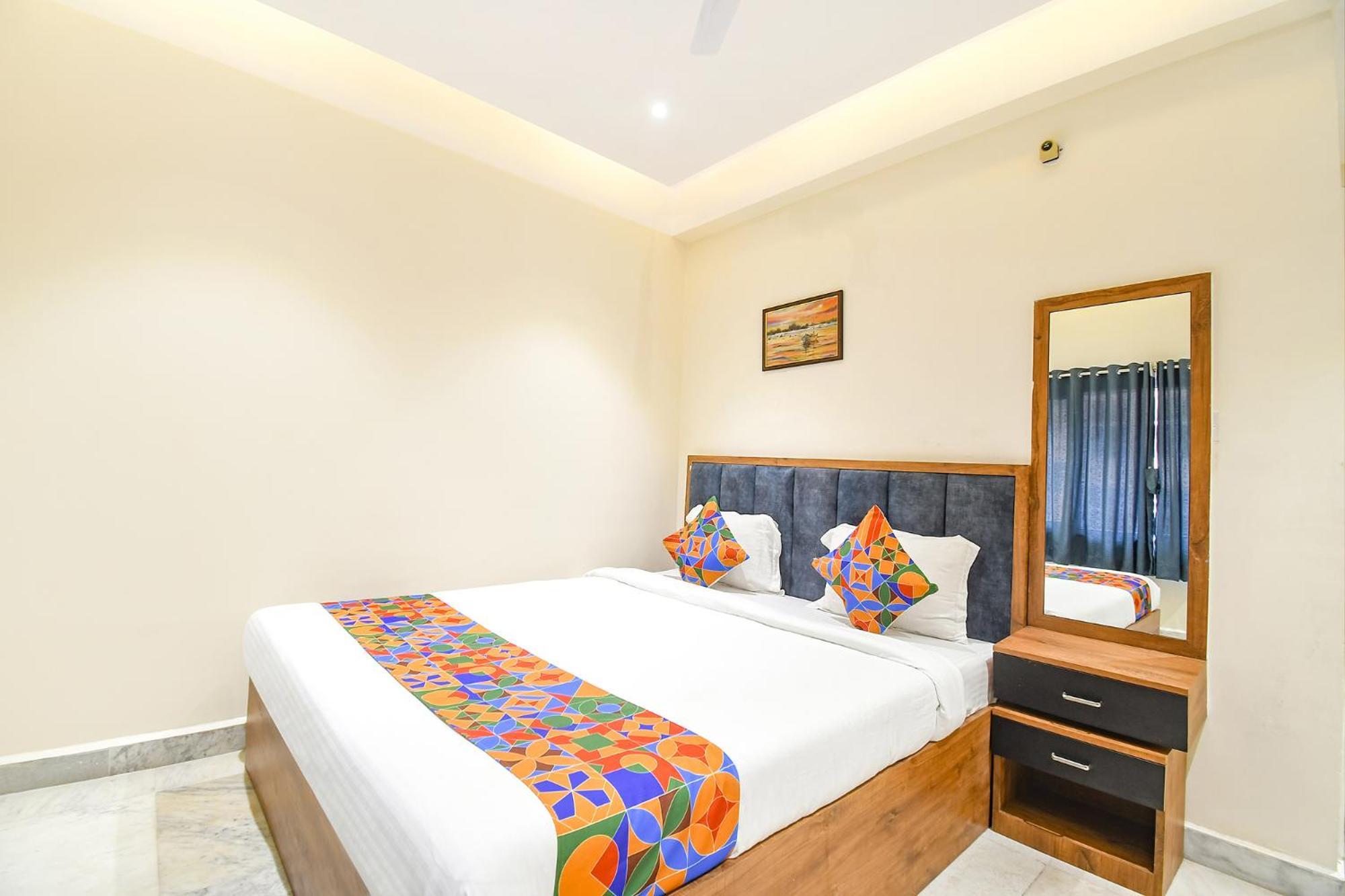Fabhotel Prime The Golden Plaza - Nr Tarapith Temple ภายนอก รูปภาพ