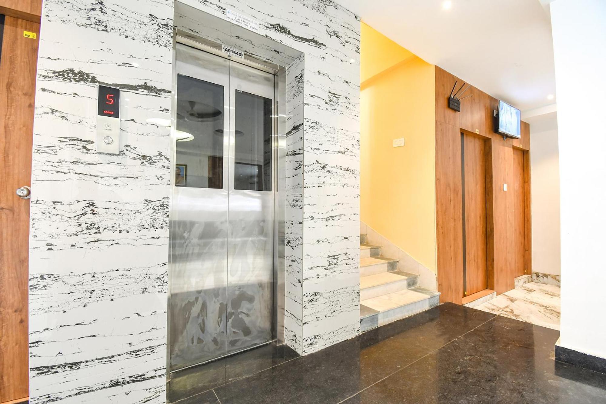 Fabhotel Prime The Golden Plaza - Nr Tarapith Temple ภายนอก รูปภาพ