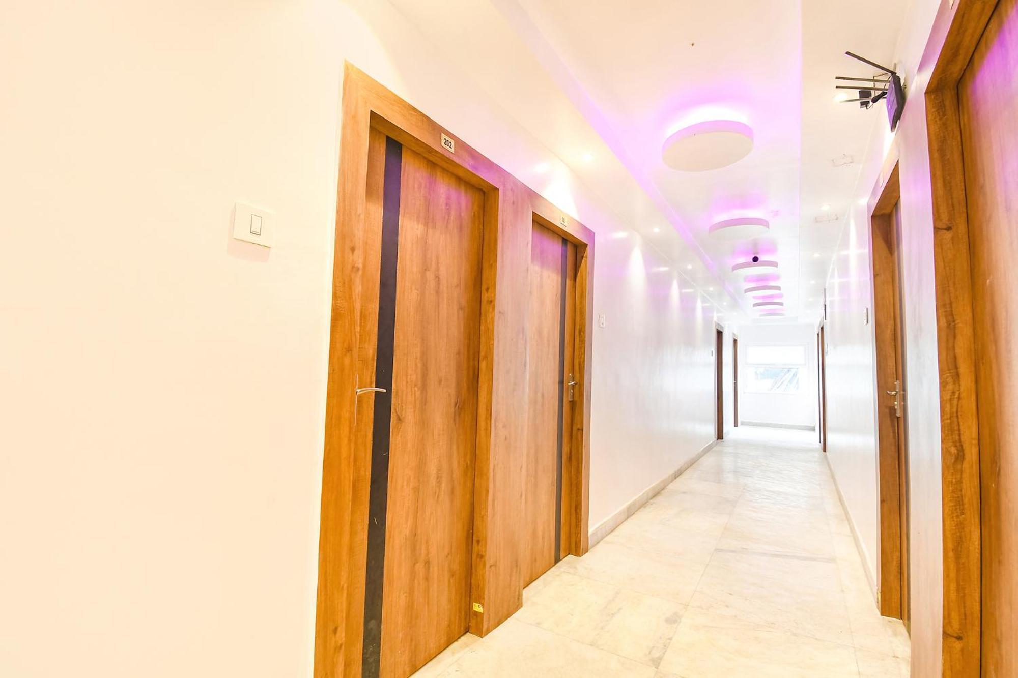 Fabhotel Prime The Golden Plaza - Nr Tarapith Temple ภายนอก รูปภาพ